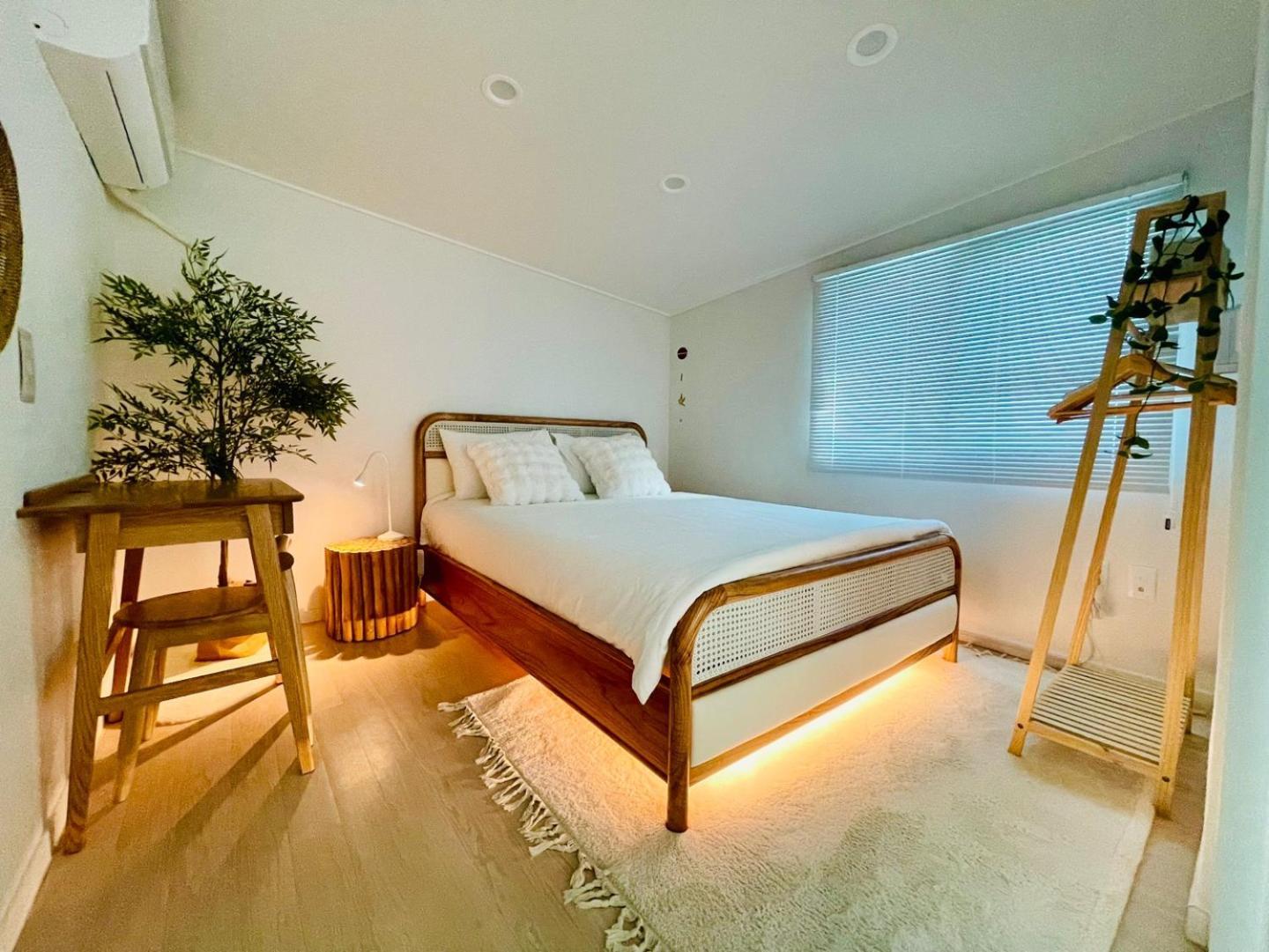 A Pretty House Apartment