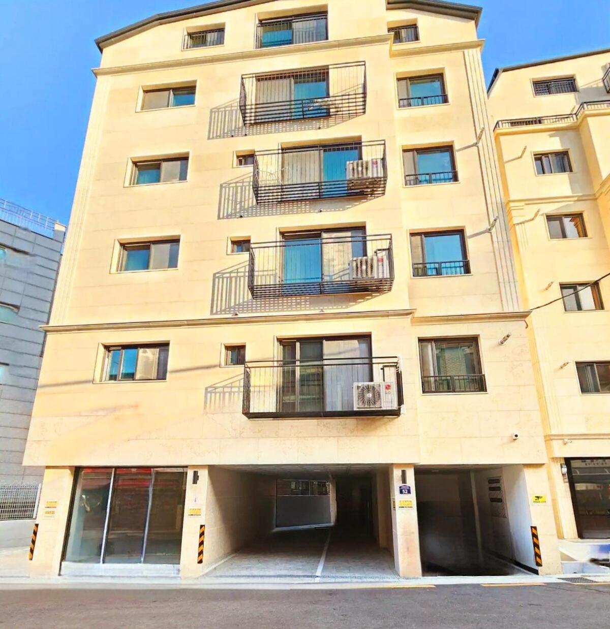 A Pretty House Apartment Seoul